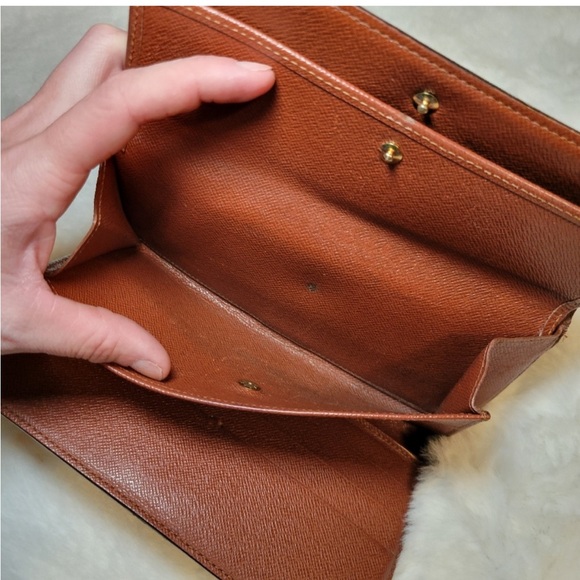 2000 authentic Louis Vuitton International wallet - Picture 11 of 17